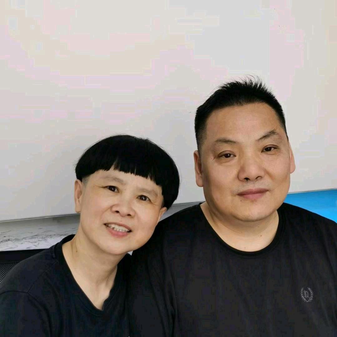 葛姐手机店2 梅正龙