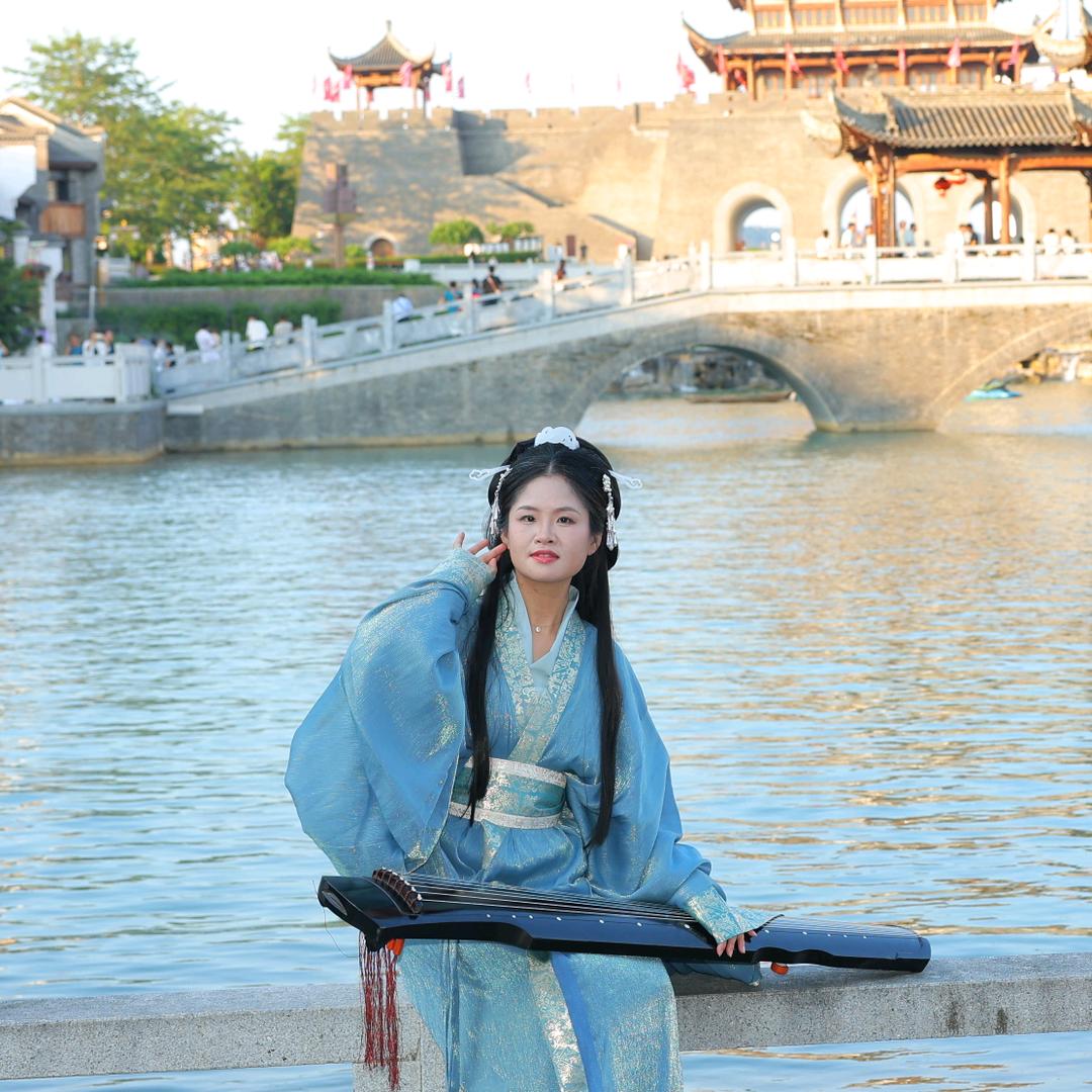 八月·雯子ᥫᩣ.