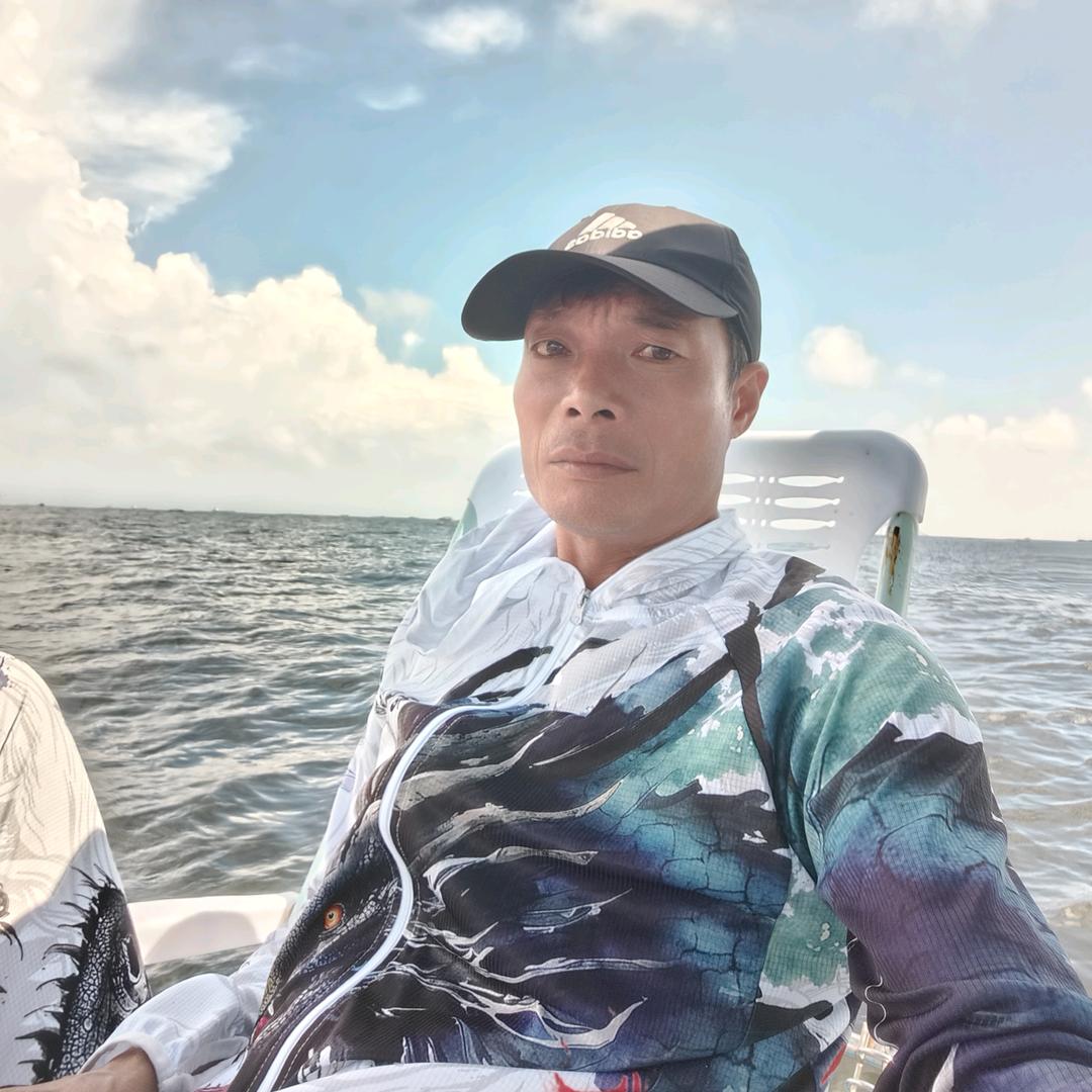 越南语翻译官L.Q