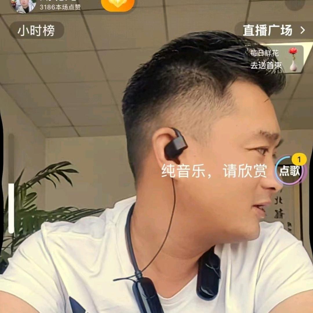 湖北龙牧散装饲料车厂家·张季