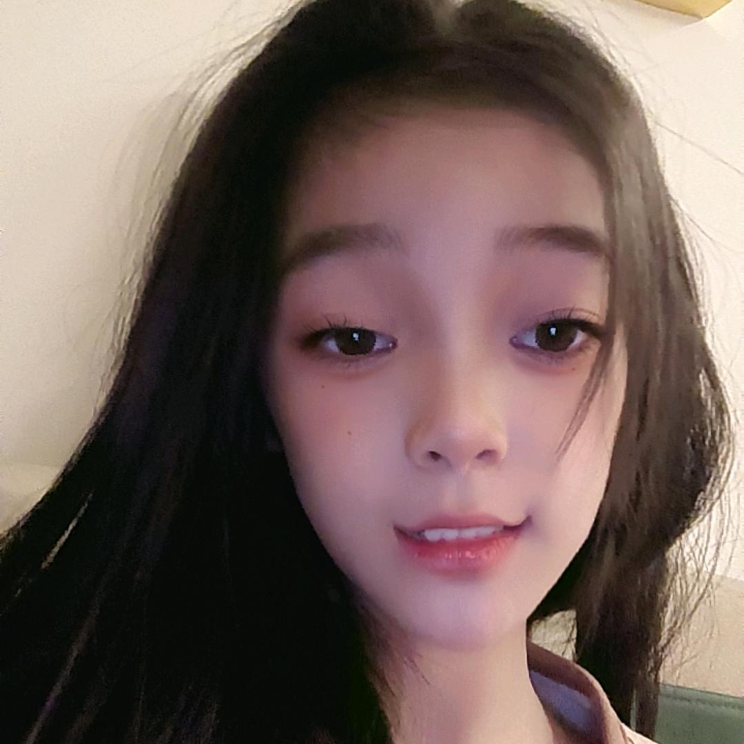 好跳舞的小女孩