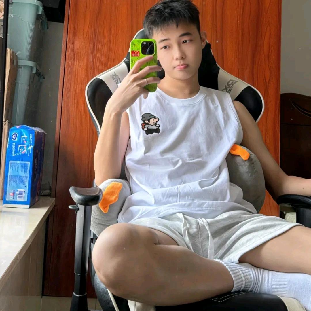 🌈记忆模糊的鱼甘先森.
