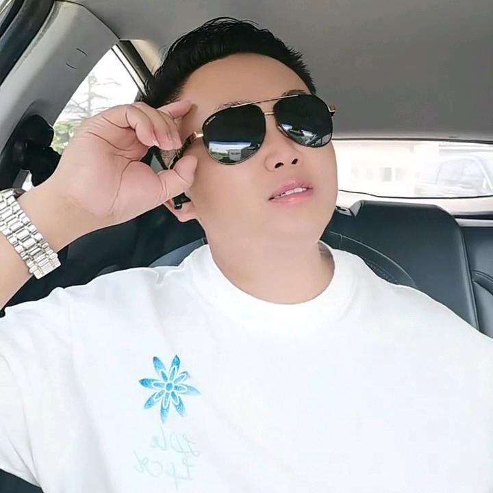 镇哥