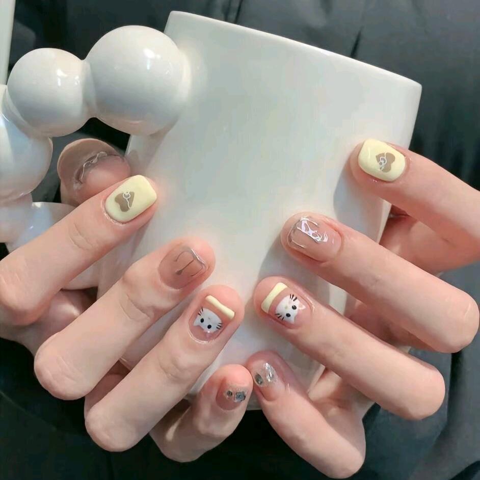 小蜜蜂美甲美睫纹绣