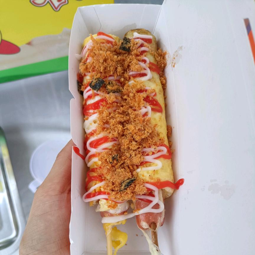 小倪（摆摊卖蛋包肠脆皮烤肠）