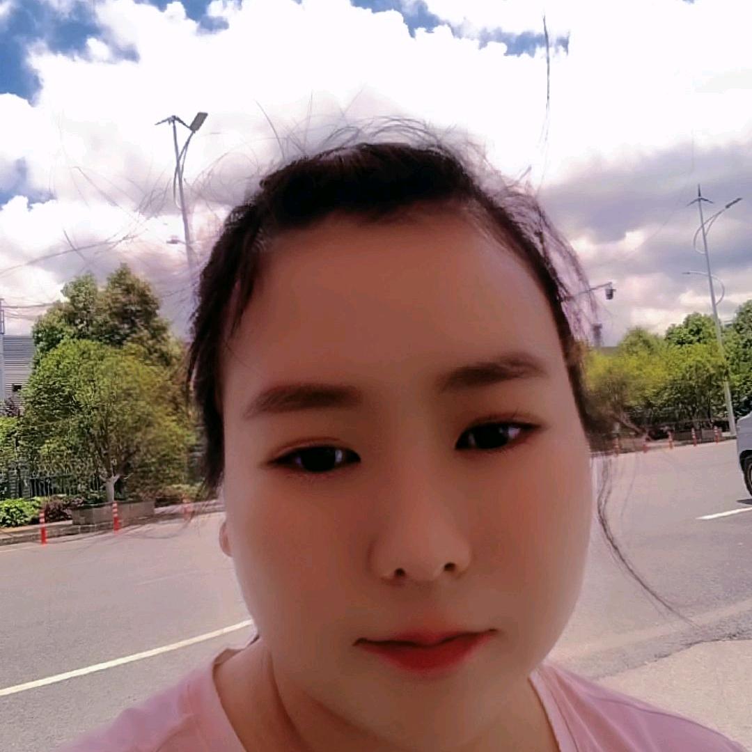 (*^ω^*)♥️何❤️