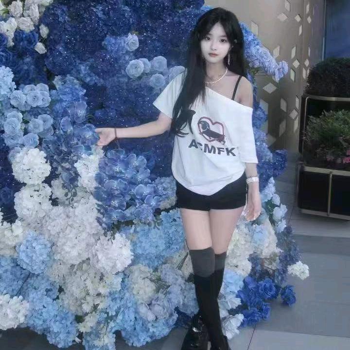 依依