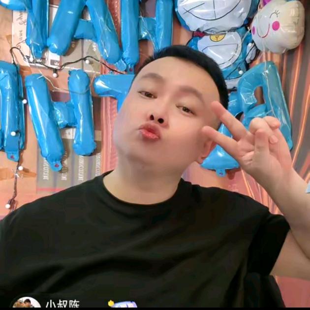 梁小萌吃鸡