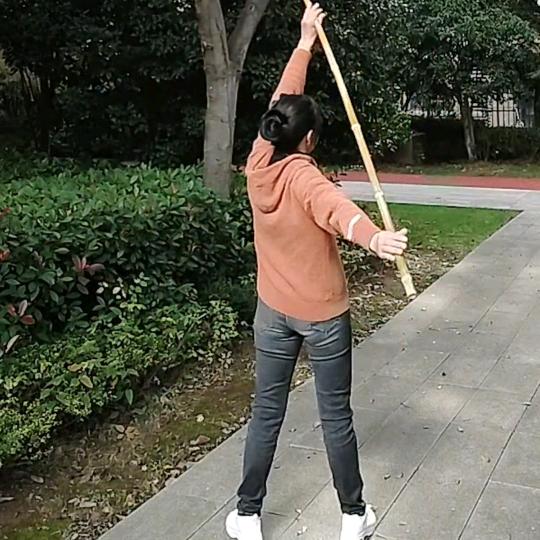 宝奶舞棍悟人生