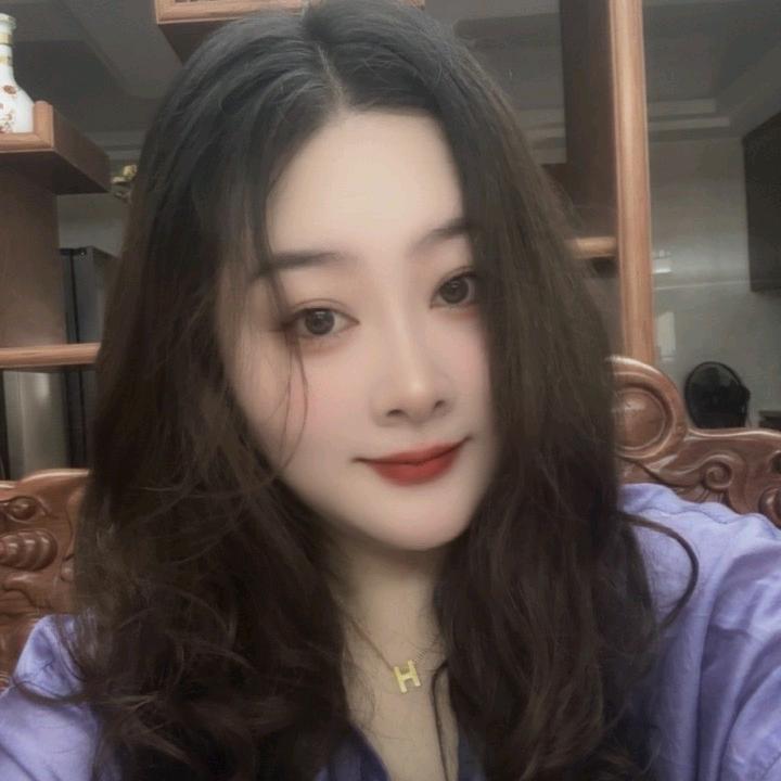 娟娟潮牌服饰店