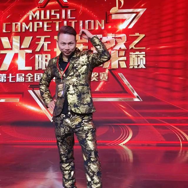 光头哥《收女徒弟》