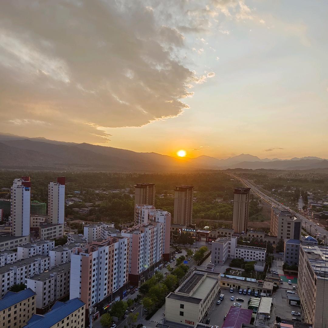 (｡･ω･｡)ﾉ♡～晨