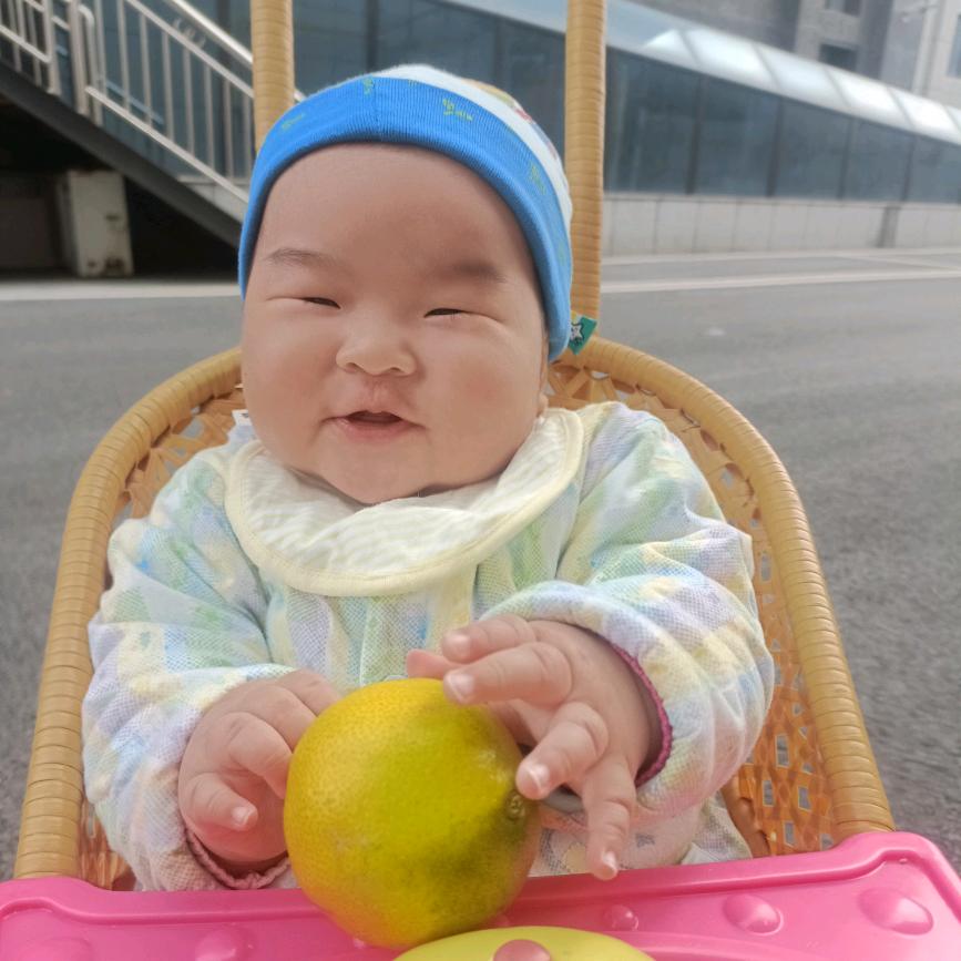不⁴小哭包（◍•ᴗ•◍）