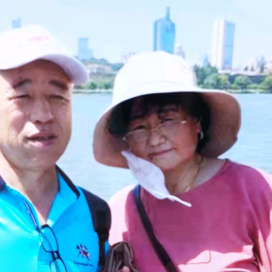 张淑娜，