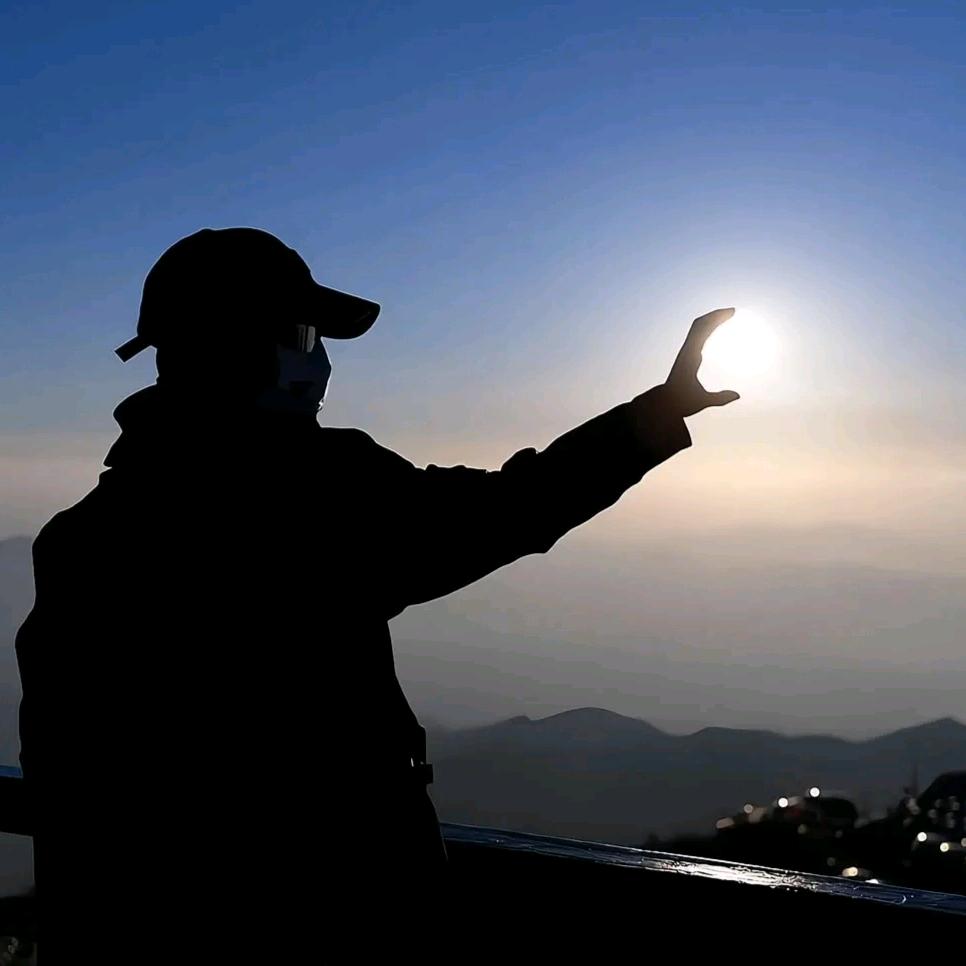 蓝胖子爱吃又爱喝