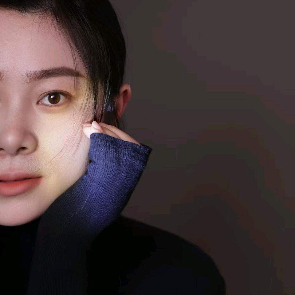 杨燕头像