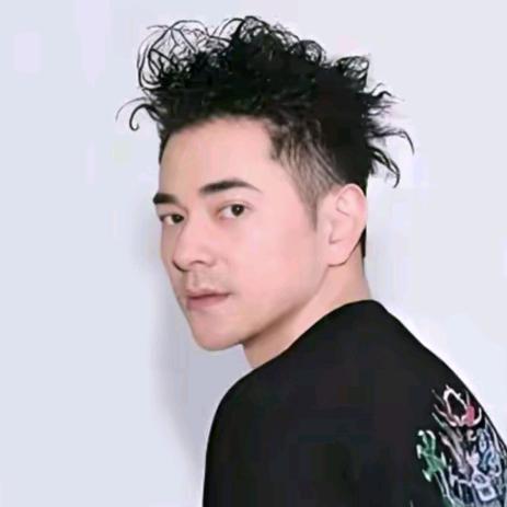 李晨nic～爆款穿搭