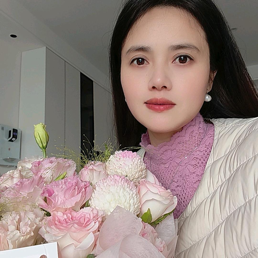 柠檬不萌✨✨✨