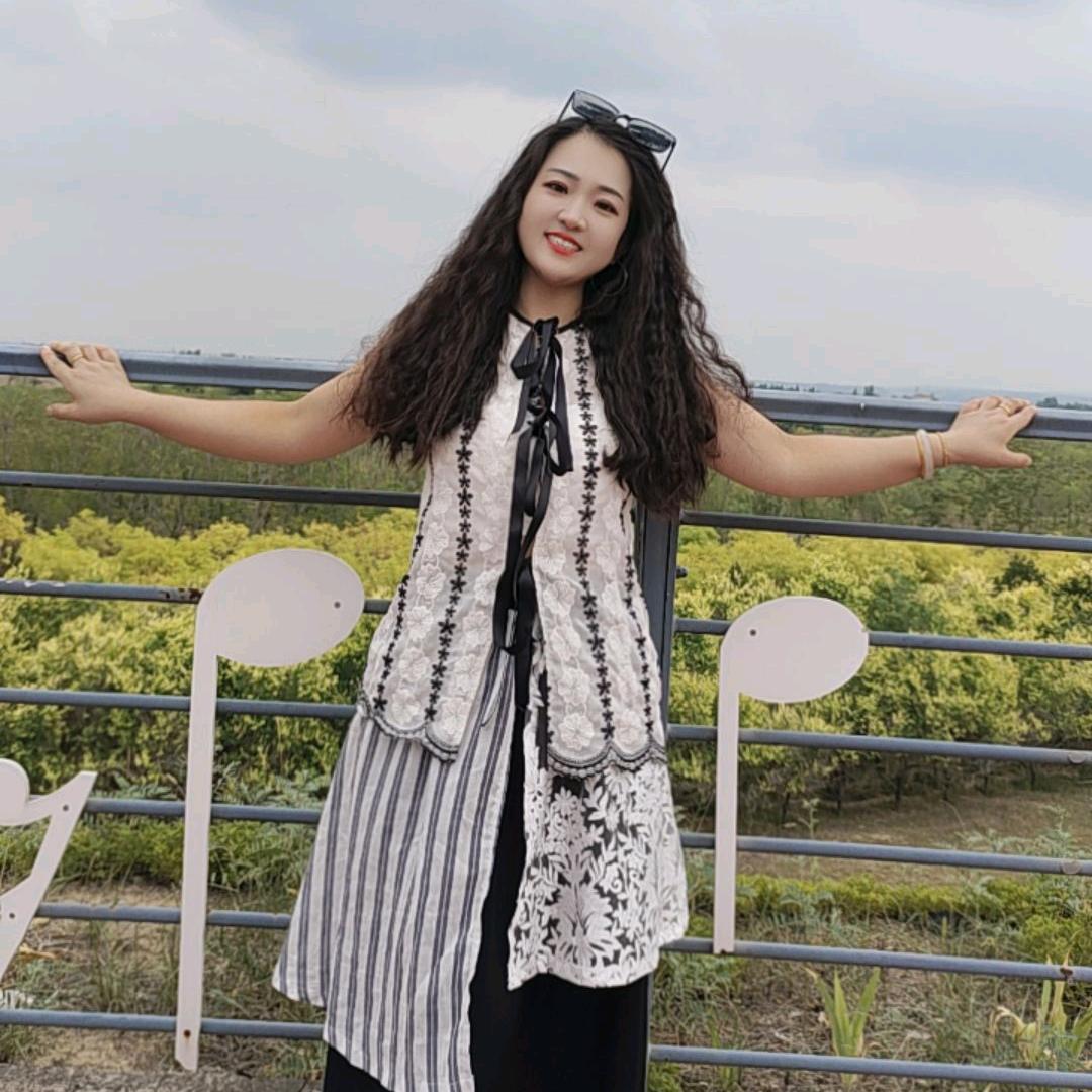 东黄村大盘鸡倩倩