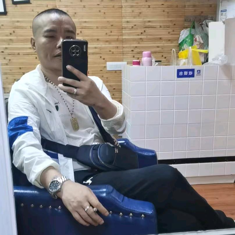 绝不回头头像