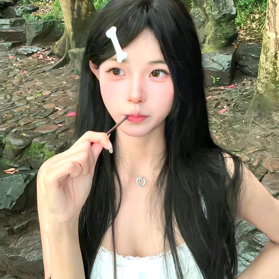 反派冷酷男神