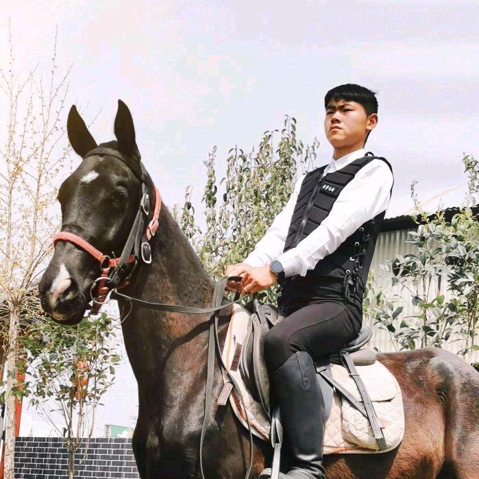 《许昌金贵马场》张虎教练