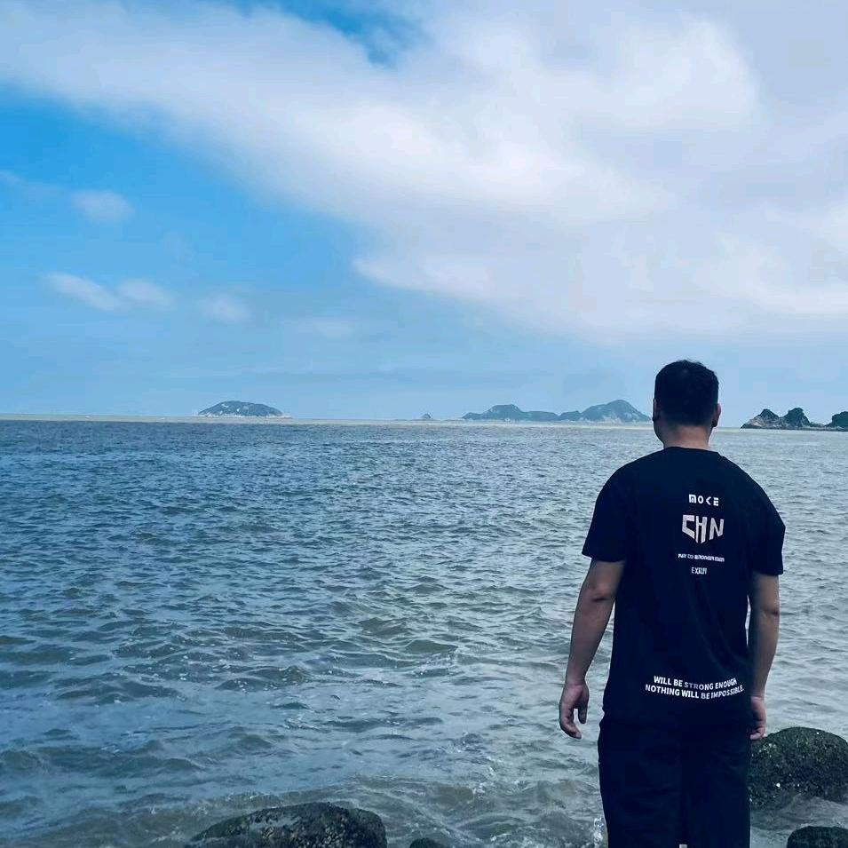 ·隔壁老黄·👨‍👩‍👦‍👦