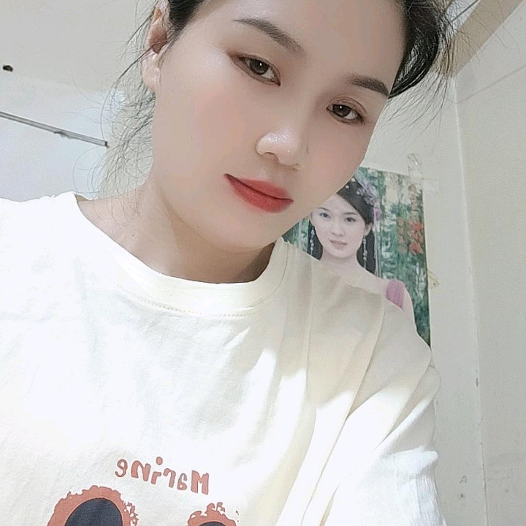 邱燕