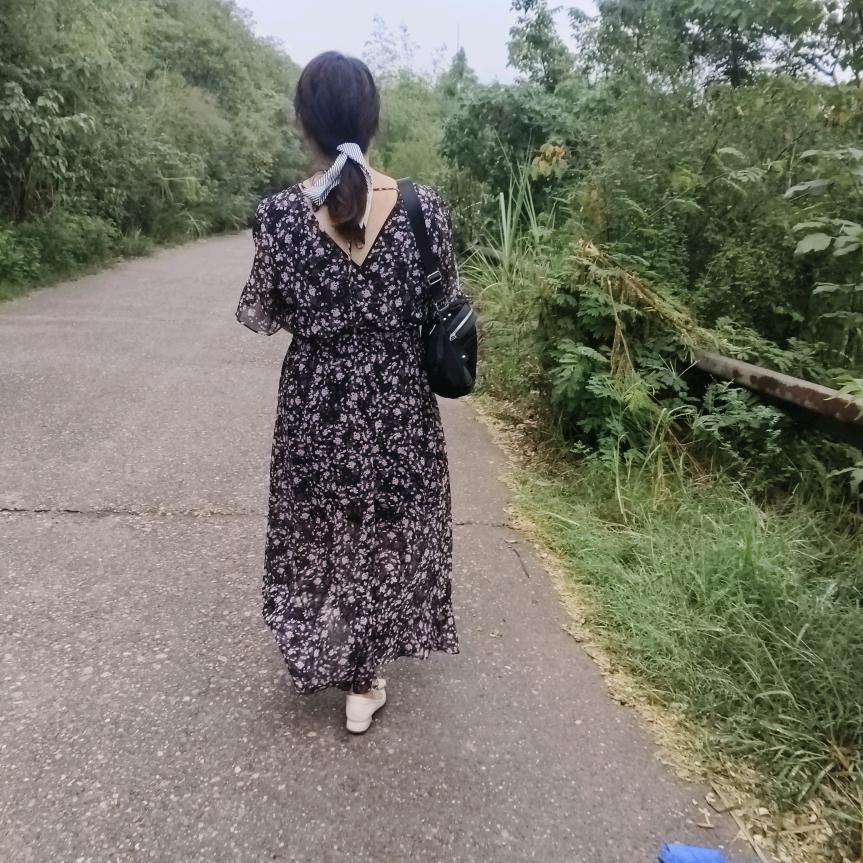 李三姐，拒绝私聊。