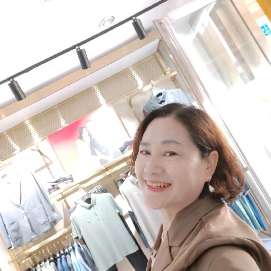 温泉县万康内衣店➕男装