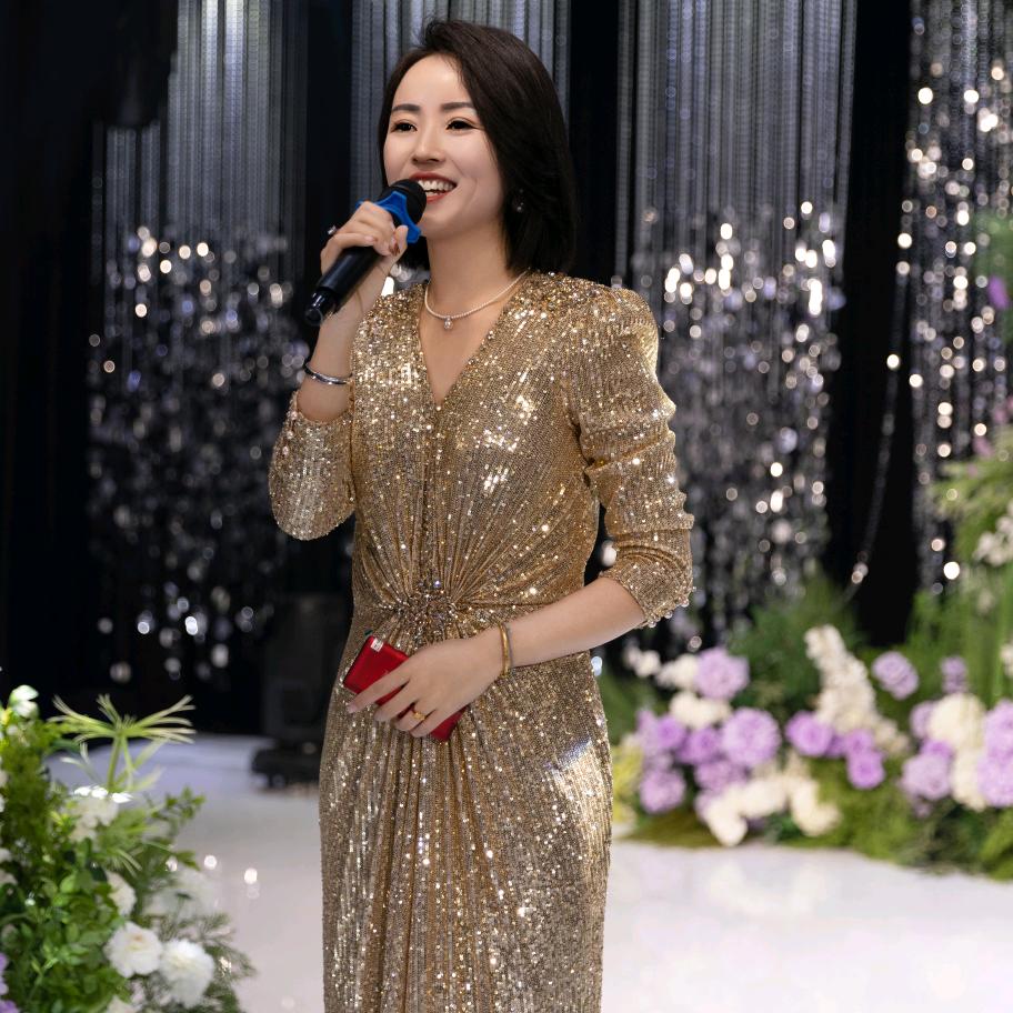 婚礼主持人孟娜