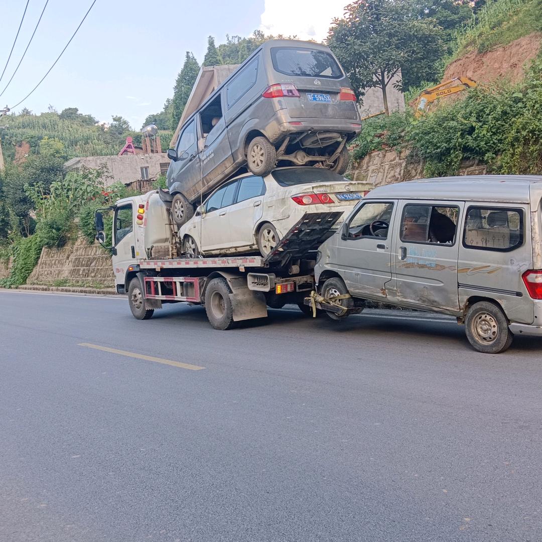 小葛高价回收报废车