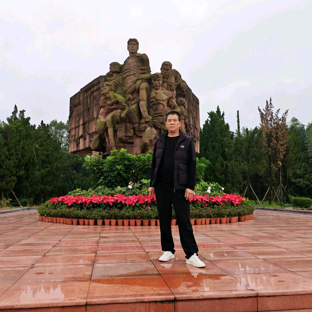 贵州旅游包车郑勇