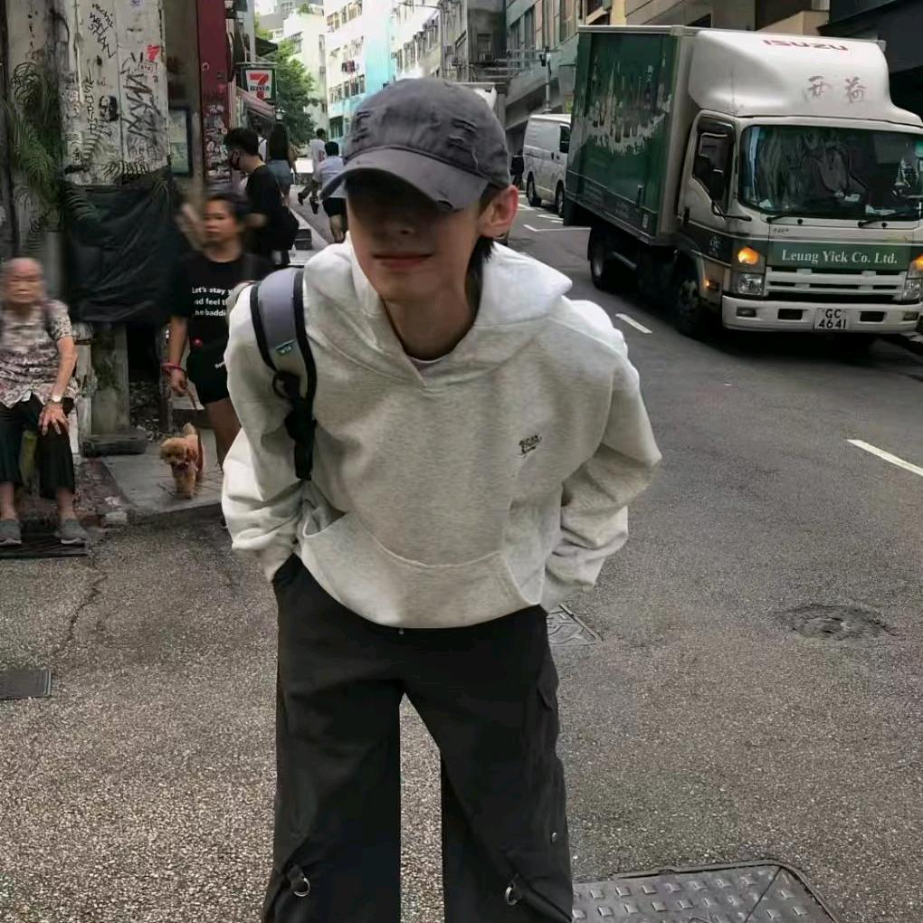 图图每天cos女仆勾引壮壮妈