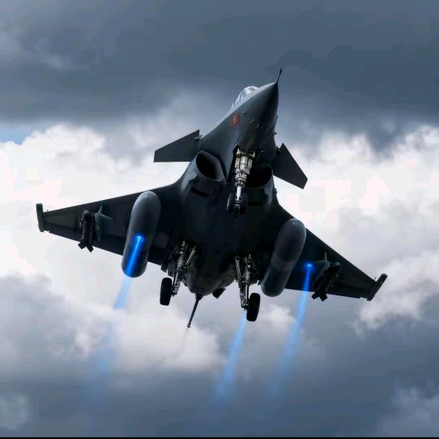 妞烫手先摸一下