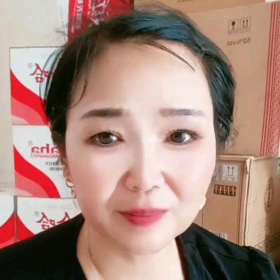 雷伶霸气女人