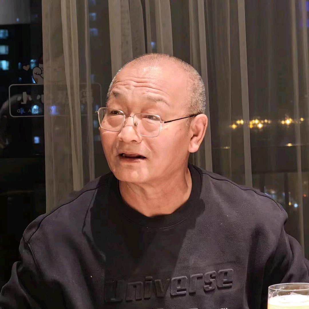 鬼螃蟹《胡长英》