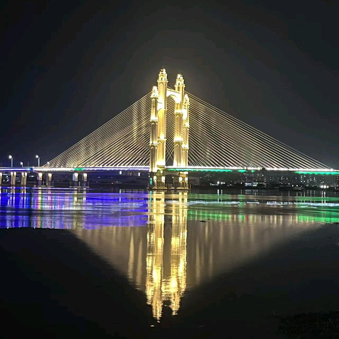 ༾嗳㗻䴭絵舎吥嘚༿