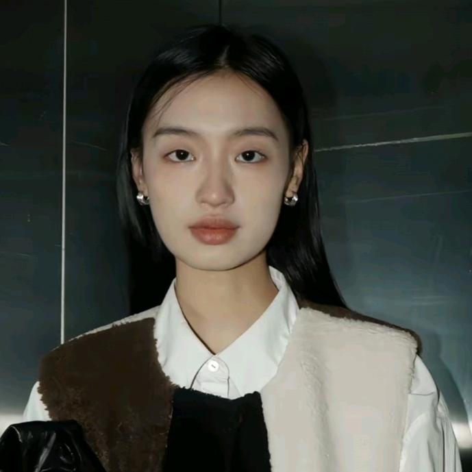 刘若男LIURUONAN爆品返场