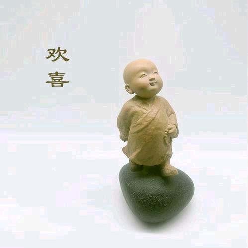 娇羞俏寡妇在公交车上被18个帅哥轮流让座