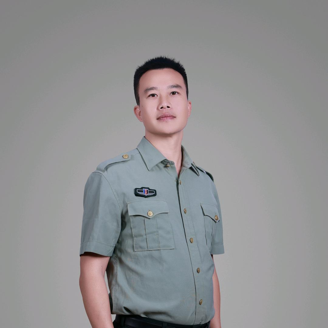 营地教育  军事夏令营  朱教练