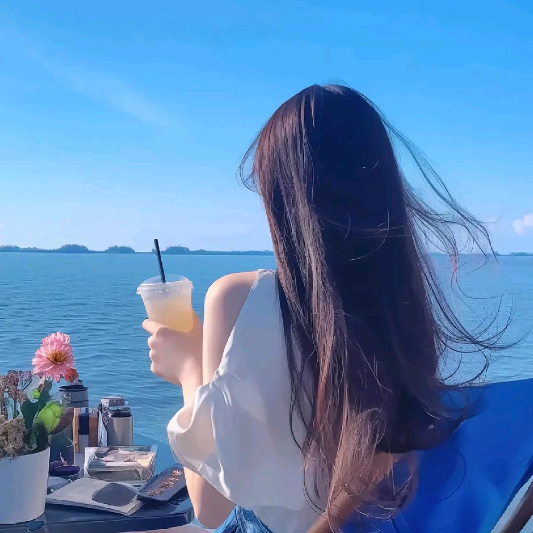 柒柒爱玩游戏