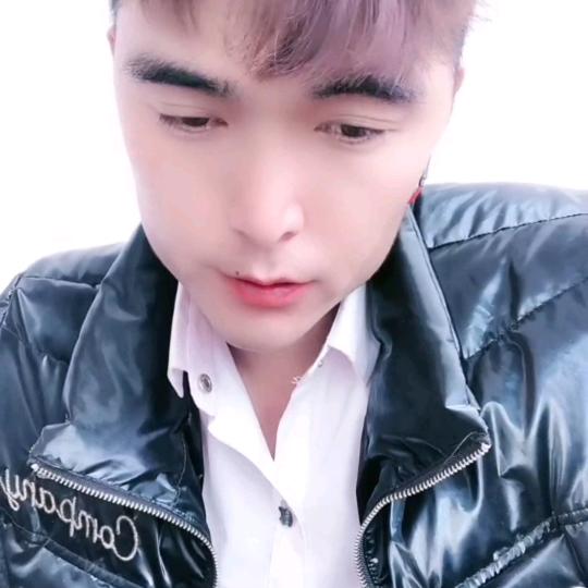 甩哥。胡静