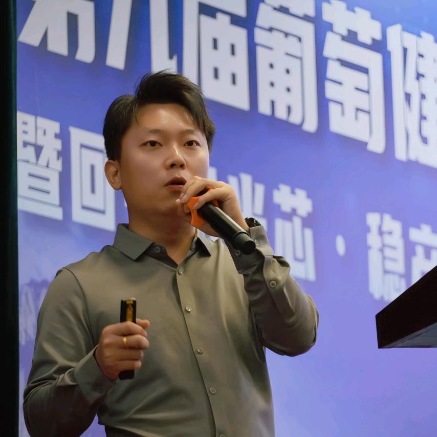 云飞种葡萄～北农华