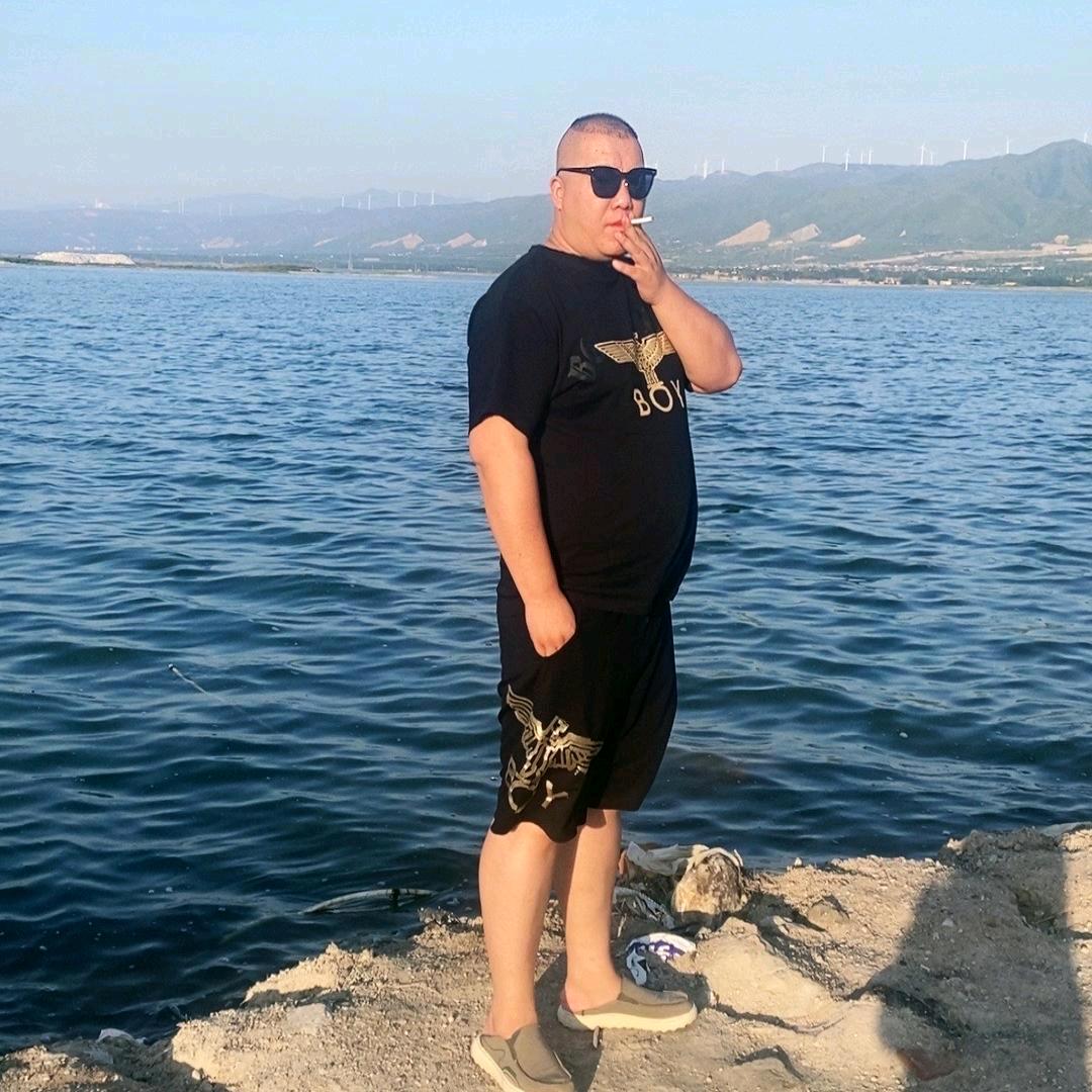 奋斗中的年轻人