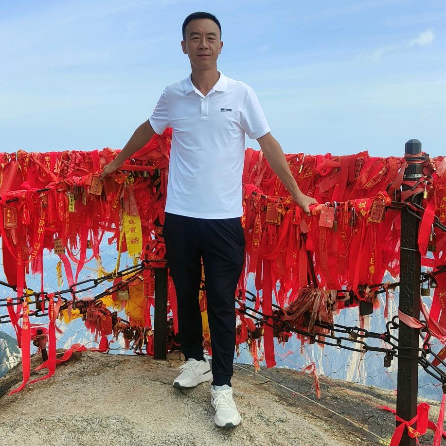 東      哥