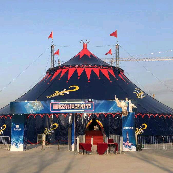 中国《晓强》出国大马戏团