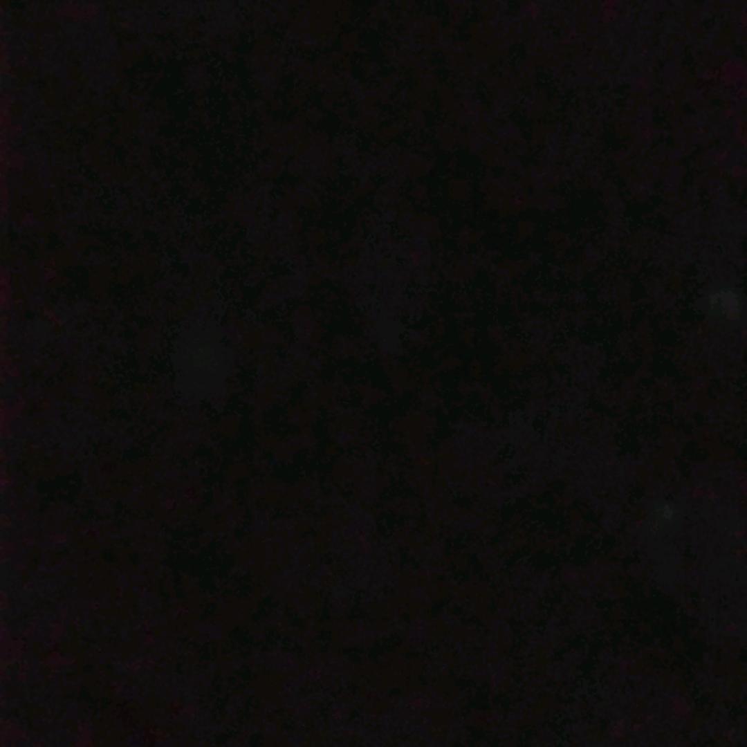 某某某。