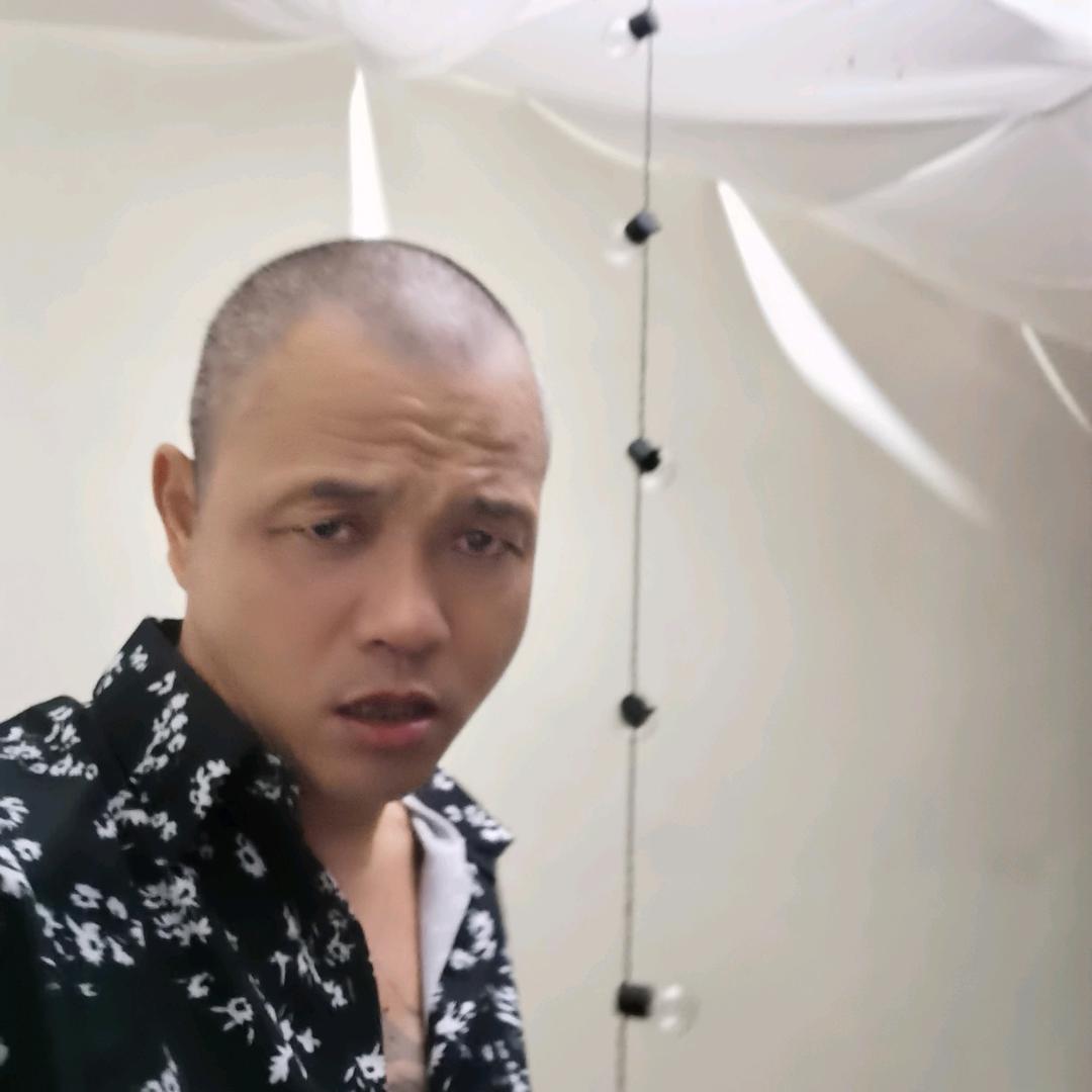 举杯敬过往