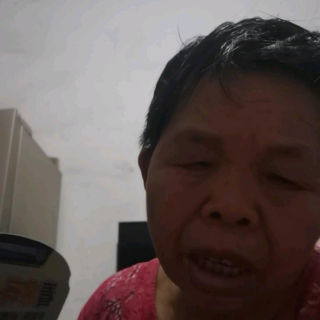黄爱群